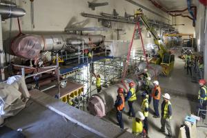 Un dessin très détaillé et coloré généré par ordinateur du Complexe tokamak d'ITER et des 15 principaux systèmes qui doivent y être installés pour le bon fonctionnement de la machine ITER. Un peu d'explanation de l'assemblage des systèmes. 